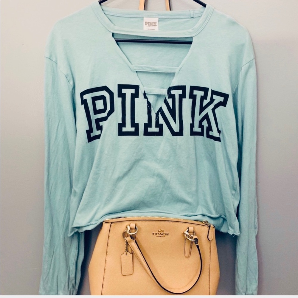 VS PINK CROP TEE